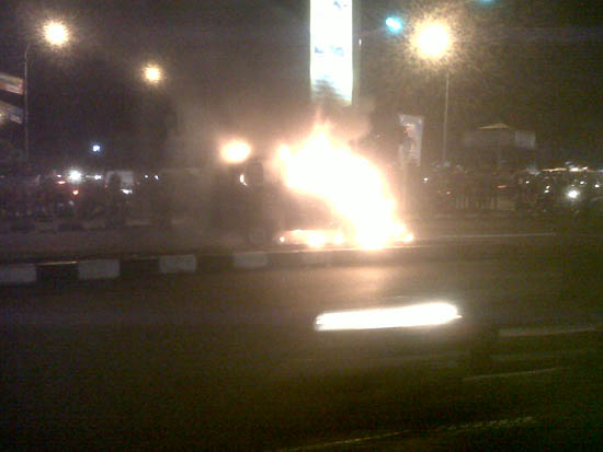 Kebakaran Mobil Soekarno-Hatta Bandung 1